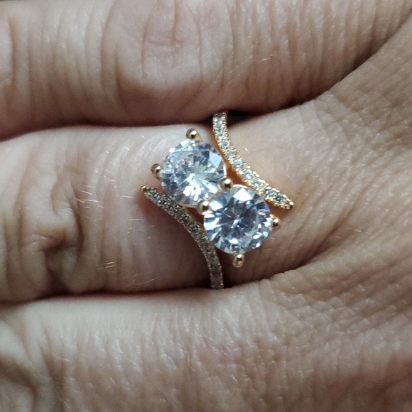 STERLING SILVER GOLD RING WITH CLEAR STONE SZ 6 - Picture 1 of 2